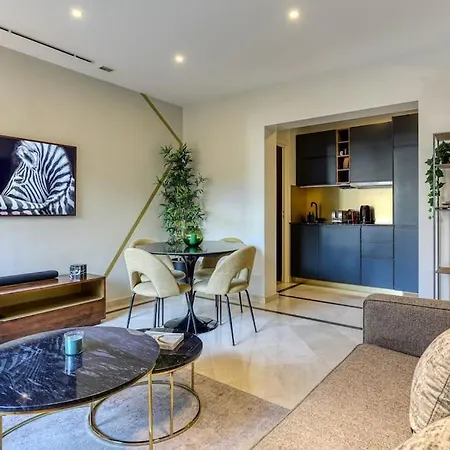Montaigne Executive Suite Paris Exterior photo