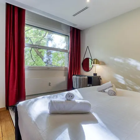 Montaigne Executive Suite Paris Exterior photo